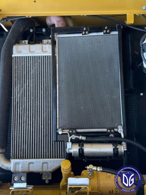 320D เครื่องขุดหิน Caterpillar ขนาด 20 ตัน ที่ใช้แล้ว มีความสามารถในการจัดการภาระสูงกว่า