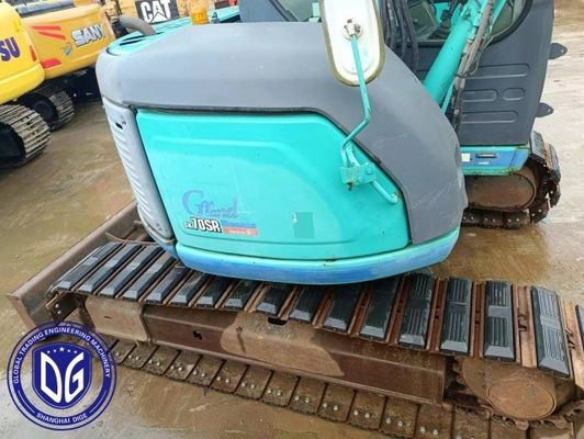 0.35m3 ความจุของถัง Kobelco เครื่องขุดขนาดเล็ก ที่มีความลึกในการขุดสูงสุด 4160mm
