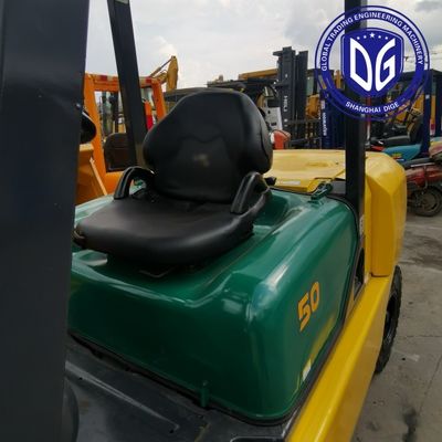 5t ใช้ Komatsu FD50 เครื่องไฮดรอลิกแรงใช้ Forklift