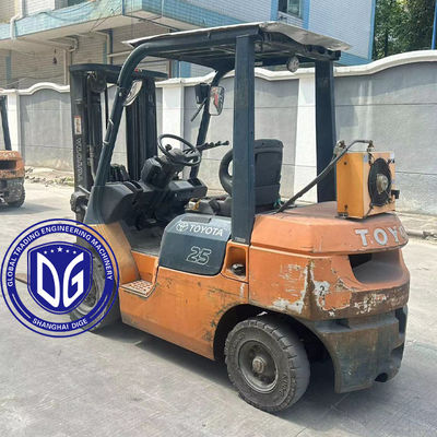 รถยกโตโยต้า 2.5t ของเดิม ทนทานและอยู่ในสภาพดี ค่ารักษาที่ต่ํา