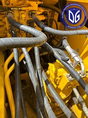 Komatsu PC210LC เครื่องขุดพยุงที่ใช้ระบบจัดการน้ํามันอัตโนมัติ