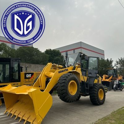 เครื่องบรรทุก Komatsu Wa320 แบบไฮดรอลิกที่หลากหลาย เพื่อการจัดการวัสดุอย่างรวดเร็วและง่าย
